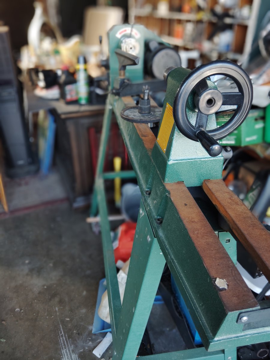 Green wood lathe used good condition ready work